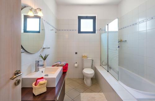 Agios Pavlos Villa Sleeps 8 With Pool And Air Con