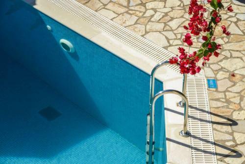Ahai Paxos Villa