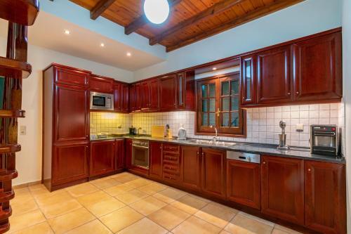 Corfu Beachfront Villa Benele