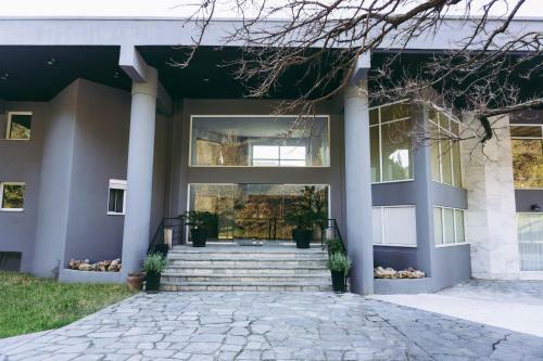 Pravi Hotel