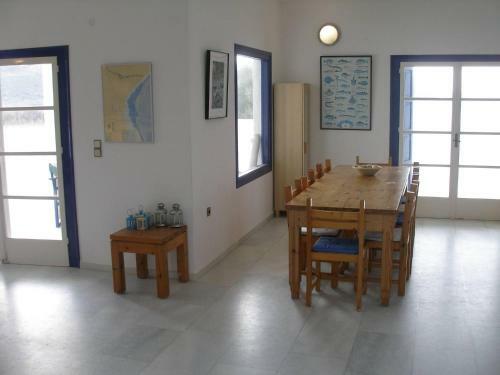 Villa Akrotiri ? The Star Watcher