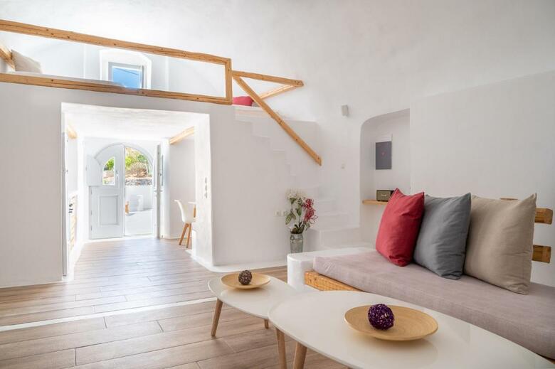 Villa Karpimo Suites