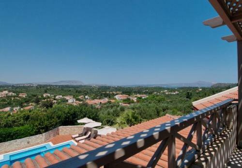 Gavalochori Villa Sleeps 13 With Pool And Air Con