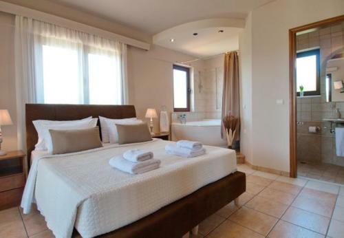 Gavalochori Villa Sleeps 13 With Pool And Air Con