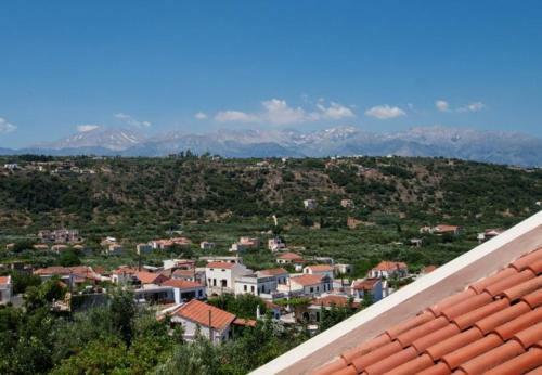 Gavalochori Villa Sleeps 13 With Pool And Air Con
