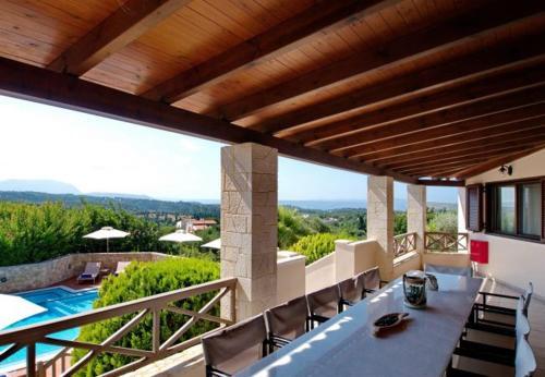 Gavalochori Villa Sleeps 13 With Pool And Air Con