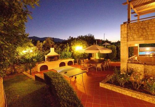 Gavalochori Villa Sleeps 13 With Pool And Air Con