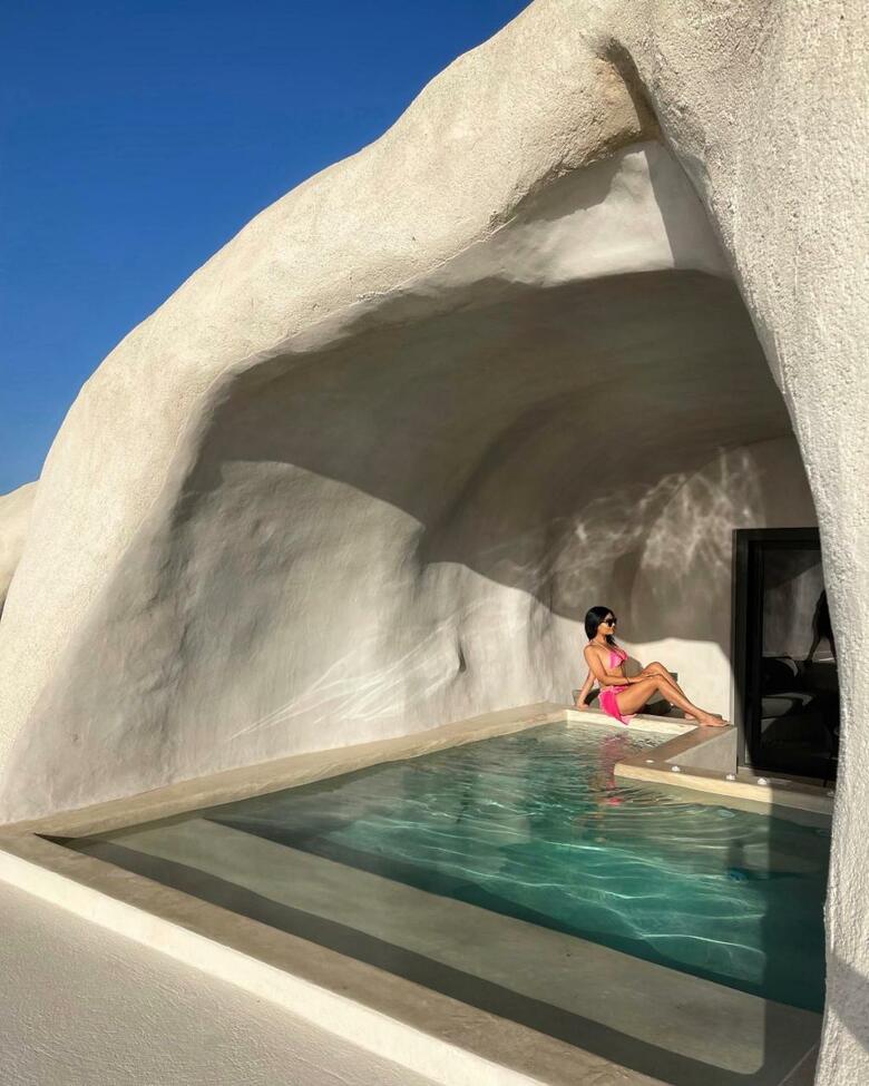 Hotel Divine Cave Experience