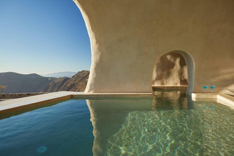 Hotel Divine Cave Experience
