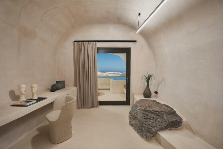 Hotel Divine Cave Experience