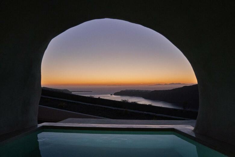 Hotel Divine Cave Experience