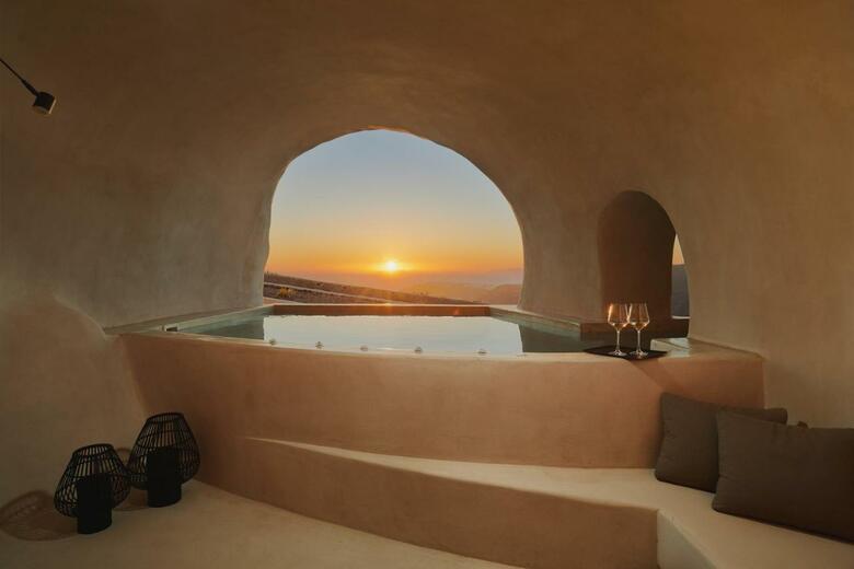 Hotel Divine Cave Experience
