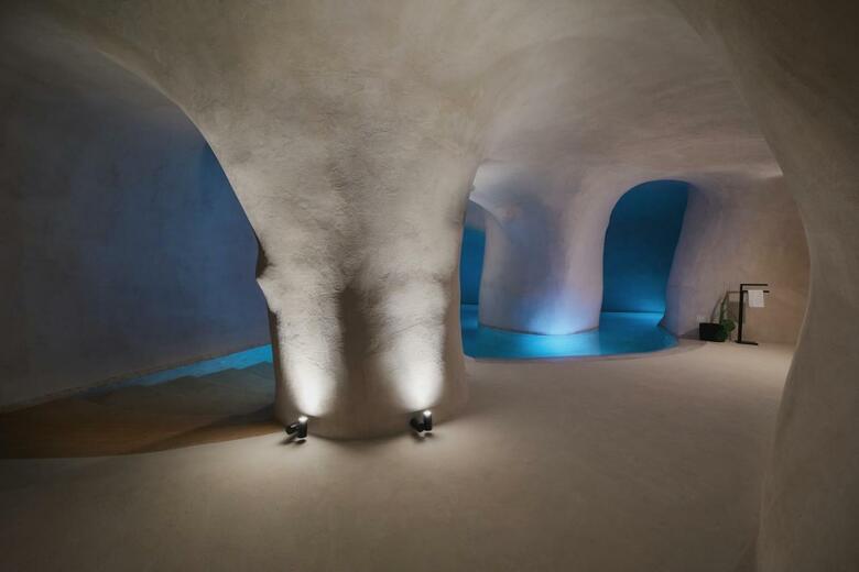 Hotel Divine Cave Experience