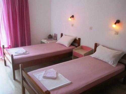 Anetta Apartments