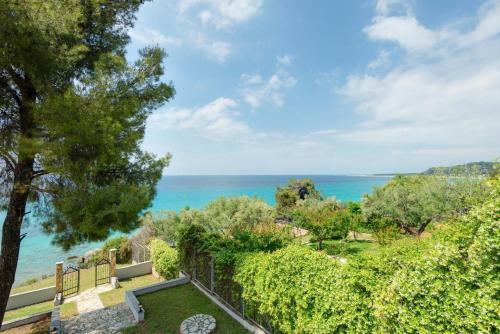 Beachfront Villa Posidi