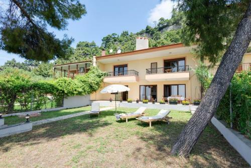 Beachfront Villa Posidi