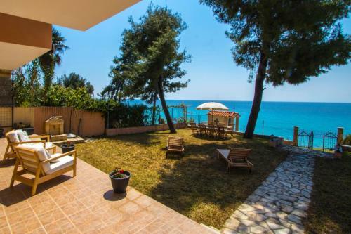 Beachfront Villa Posidi