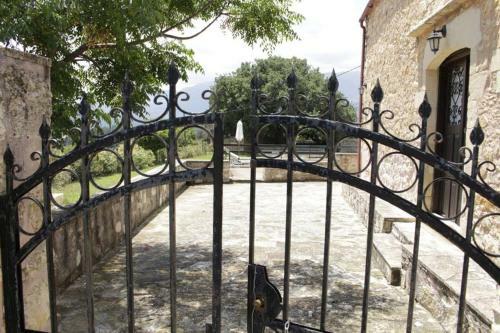 Theano Traditional House Mountain And Field View