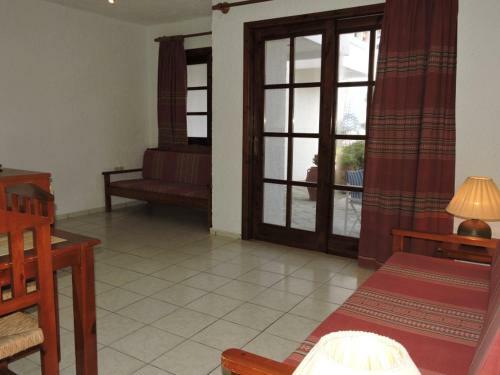 Thamiris Apartments