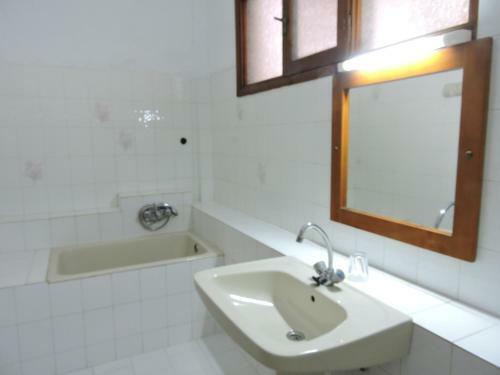 Thamiris Apartments