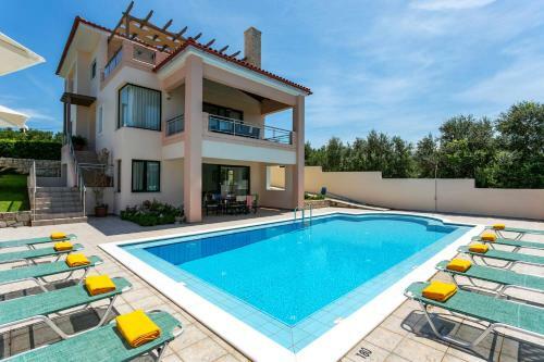 Villa Katerina & Margarita With Heated Pool