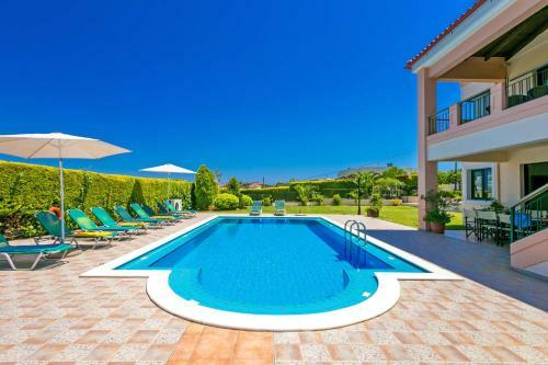 Villa Katerina & Margarita With Heated Pool