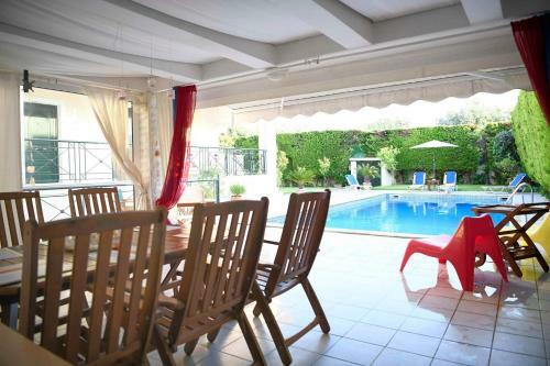 Luxury Villa Blue Dolphins With Pool.