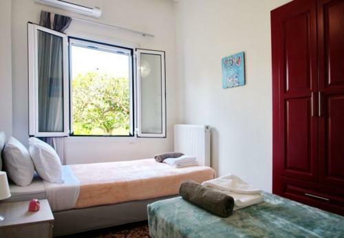 Kamisiana Villa Sleeps 7 With Pool And Air Con