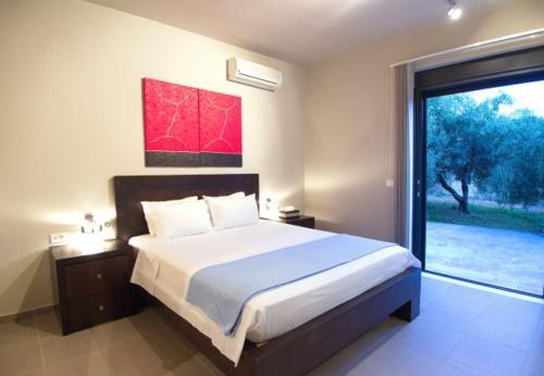 Kambia Villa Sleeps 7 With Pool And Air Con