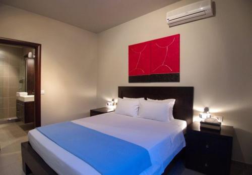 Kambia Villa Sleeps 7 With Pool And Air Con