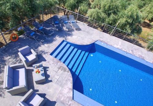 Kambia Villa Sleeps 7 With Pool And Air Con