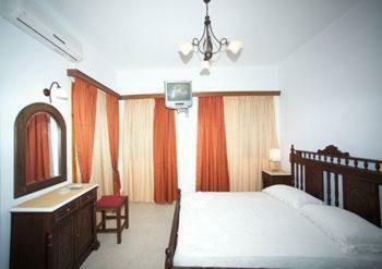 Kelenis Apartments