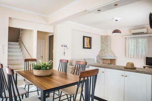 Karavados Villa Sleeps 6 Pool Air Con Wifi