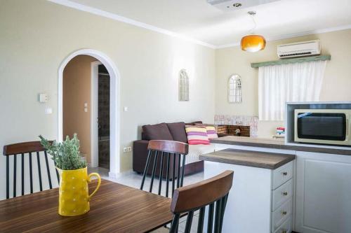 Karavados Villa Sleeps 4 Pool Air Con Wifi