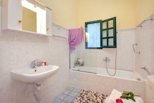 Villa Anatoli With Private Pool