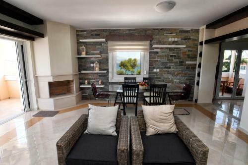Beachfront Luxury Apartment