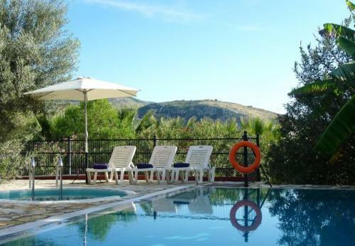 Villa In Kato Kateleios Sleeps 7 With Pool And Air Con