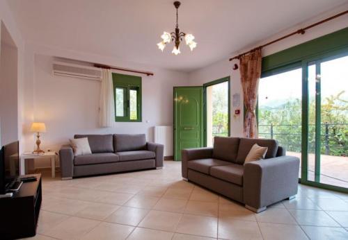 Villa In Kato Kateleios Sleeps 7 With Pool And Air Con