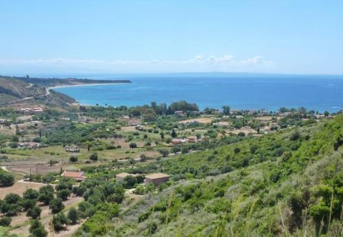 Villa In Kato Kateleios Sleeps 7 With Pool And Air Con