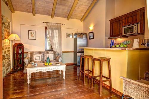 Katsarata Villa Sleeps 4 Pool Air Con Wifi