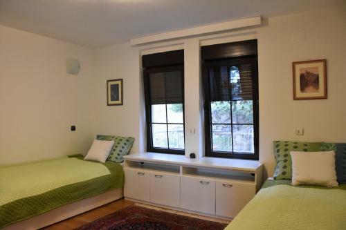 Bache Apartments