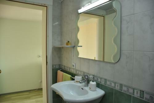 Bache Apartments