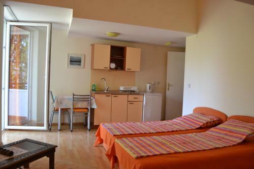Bache Apartments