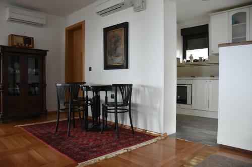Bache Apartments