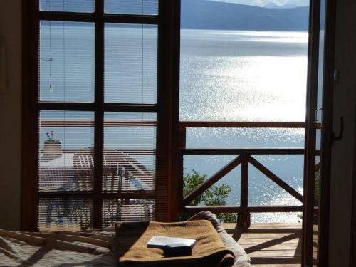 Hostal Robinson Sunset Guest House