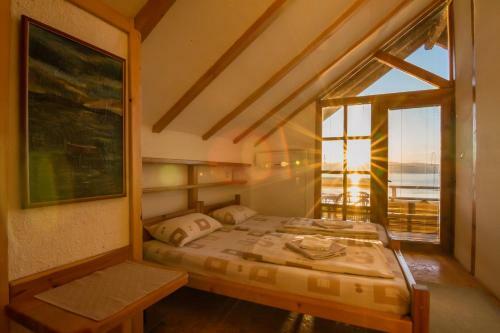 Hostal Robinson Sunset Guest House
