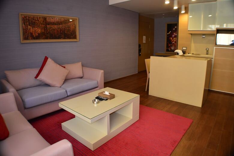 Hotel Saifi Suites