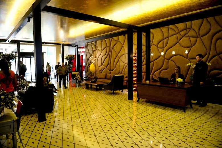 Hotel Saifi Suites