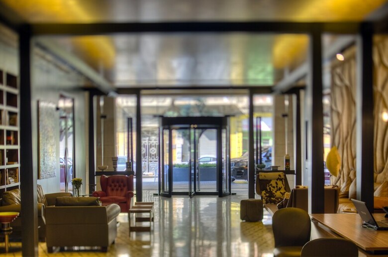 Hotel Saifi Suites