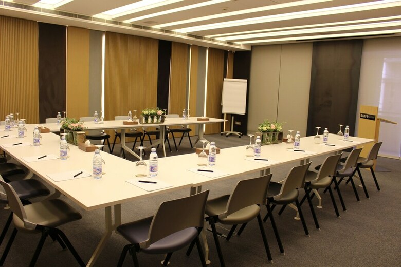 Hotel Saifi Suites